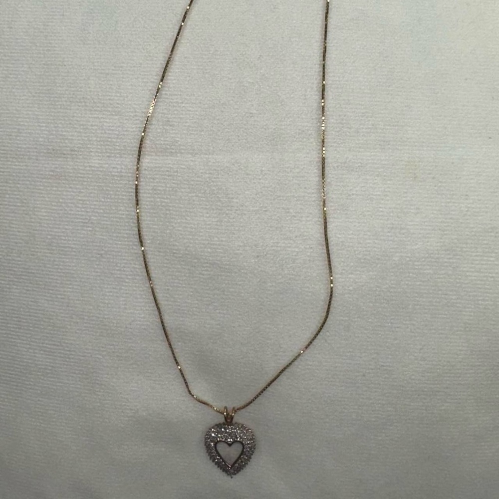 10k Gold Heart Pendant Necklace. 7 Grams